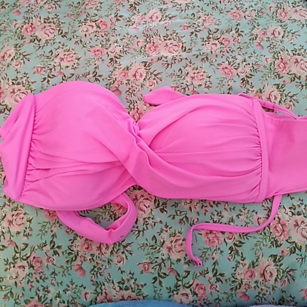 Pink bikini top nwt